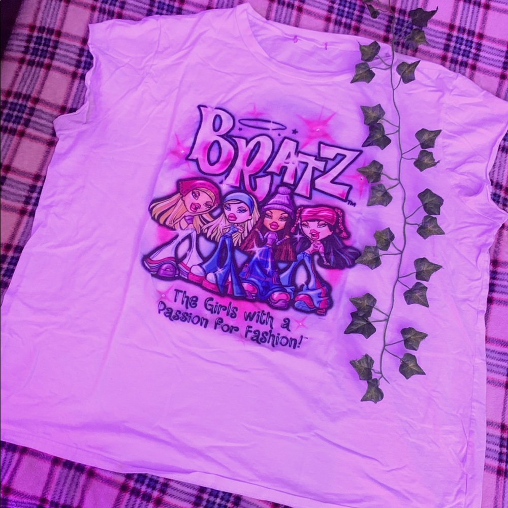 ‘BRATZ’ DOLLS KILL GRAPHIC TEE